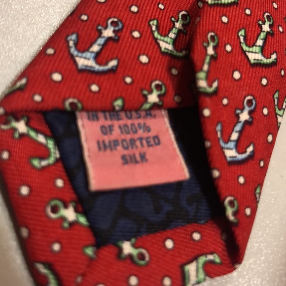 Vineyard Vines Tie / Anchors - Picture 6 of 10